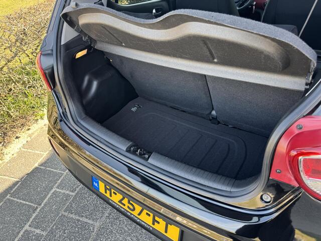 Hyundai I 10 1.0i i-Motion Comfort | Stoel/Stuurverwarming | LM Velgen | Navigatie | Climate Control | Cruise Control | Enz...