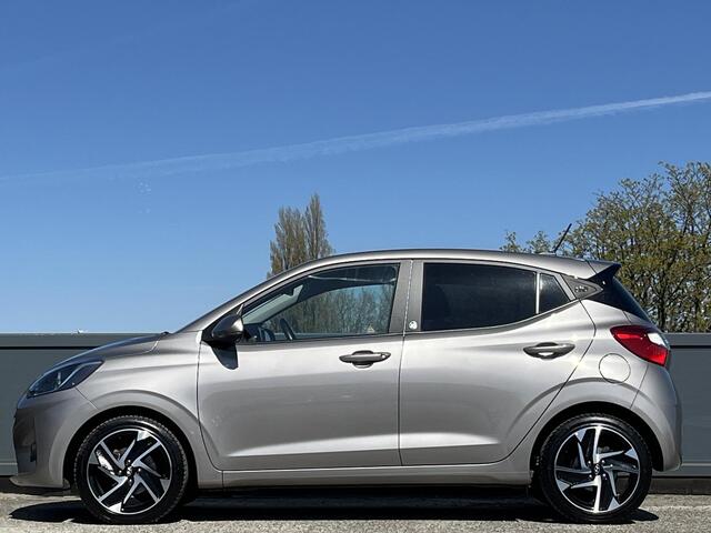 Hyundai I 10 5drs 1.0 Premium 30th Anniversary edition | Navigatie | Adaptieve koplampen | Camera & Parkeerhulp | 16'' lmv | donker getint glas |