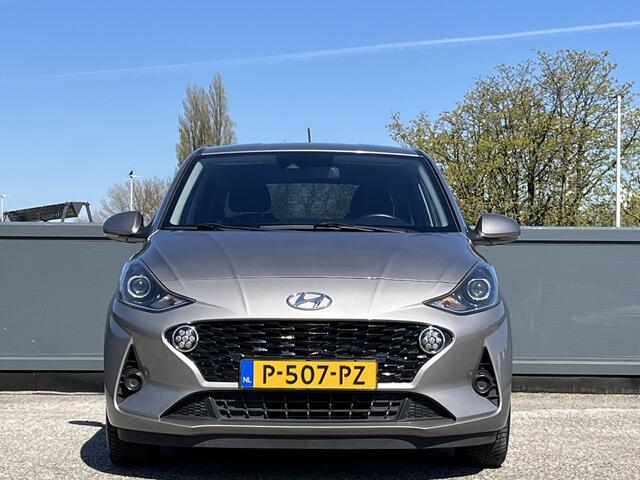 Hyundai I 10 5drs 1.0 Premium 30th Anniversary edition | Navigatie | Adaptieve koplampen | Camera & Parkeerhulp | 16'' lmv | donker getint glas |