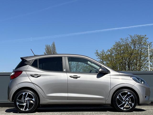 Hyundai I 10 5drs 1.0 Premium 30th Anniversary edition | Navigatie | Adaptieve koplampen | Camera & Parkeerhulp | 16'' lmv | donker getint glas |
