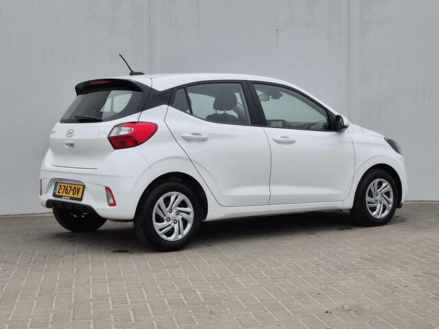 Hyundai I 10 1.0 Comfort Smart Handgeschakeld / Navigatie / Apple Carplay Android Auto / Achteruitrijcamera / Cruise control / Lane Assist / Airco /