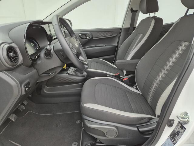 Hyundai I 10 1.0 Comfort Smart Handgeschakeld / Navigatie / Apple Carplay Android Auto / Achteruitrijcamera / Cruise control / Lane Assist / Airco /