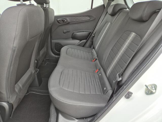 Hyundai I 10 1.0 Comfort Smart Handgeschakeld / Navigatie / Apple Carplay Android Auto / Achteruitrijcamera / Cruise control / Lane Assist / Airco /