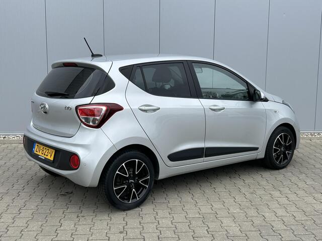 Hyundai I 10 1.0i Comfort / Navigatie / Cruise Control / Airco / Bluetooth / Parkeersensoren /