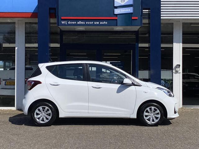 Hyundai I 10 1.0i Comfort / 5-Deurs / NL-Auto / 47.000 Km / 1e-Eigenaar / Apple-Carplay & Aindroid-Auto / DAB / Radio-Bluetooth / Navi / Airco / Cruise-Control / ELKTR-Pakket / ENZ.