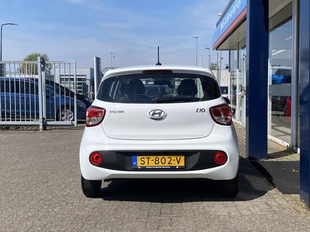 Hyundai I 10 1.0i Comfort / 5-Deurs / NL-Auto / 47.000 Km / 1e-Eigenaar / Apple-Carplay & Aindroid-Auto / DAB / Radio-Bluetooth / Navi / Airco / Cruise-Control / ELKTR-Pakket / ENZ.