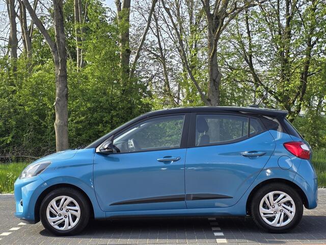 Hyundai I 10 5drs 1.0 67 PK Comfort | Afneembare trekhaak voor fietsendrager | Contrasterende dakkleur | Apple Carplay & Android Auto | Allseason banden | | Armsteun voor |