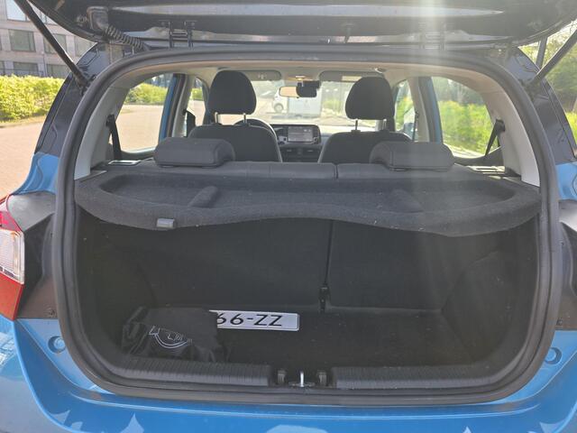 Hyundai I 10 5drs 1.0 67 PK Comfort | Afneembare trekhaak voor fietsendrager | Contrasterende dakkleur | Apple Carplay & Android Auto | Allseason banden | | Armsteun voor |