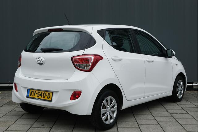 Hyundai I 10 BWJ 2017 | 1.0i 66PK i-Motion Comfort | NWE APK | | CLIMA | CRUISE | RADIO/CD | EL RAMEN | EL SPIEGELS |