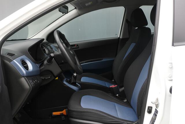 Hyundai I 10 BWJ 2017 | 1.0i 66PK i-Motion Comfort | NWE APK | | CLIMA | CRUISE | RADIO/CD | EL RAMEN | EL SPIEGELS |