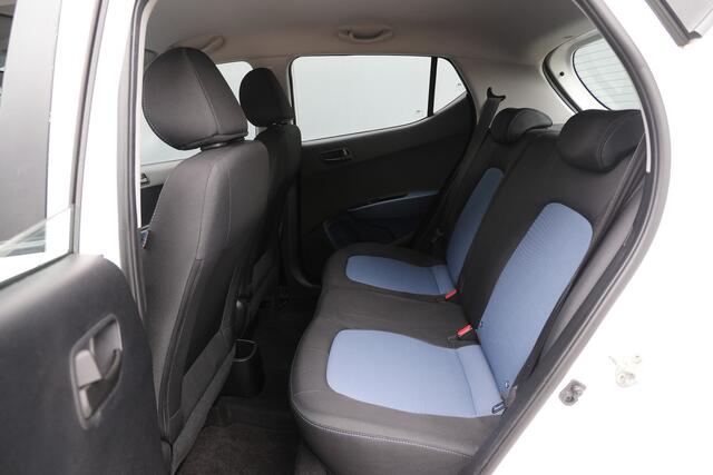 Hyundai I 10 BWJ 2017 | 1.0i 66PK i-Motion Comfort | NWE APK | | CLIMA | CRUISE | RADIO/CD | EL RAMEN | EL SPIEGELS |