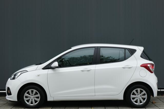 Hyundai I 10 BWJ 2017 | 1.0i 66PK i-Motion Comfort | NWE APK | | CLIMA | CRUISE | RADIO/CD | EL RAMEN | EL SPIEGELS |