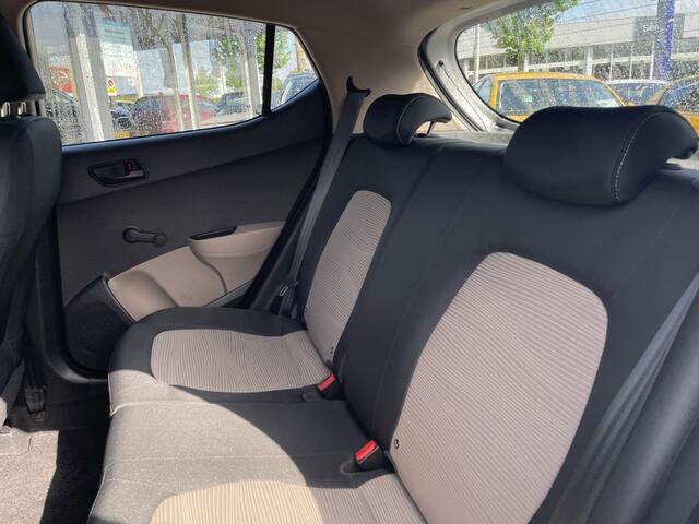 Hyundai I 10 1.0i i-Drive | Uniek lage km stand | NL Auto