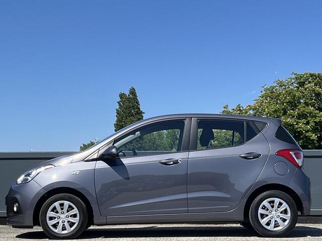 Hyundai I 10 5drs 1.0i i-Motion Comfort | Lage kmstand | Cruisecontrol | Bumpers in carrosseriekleur |