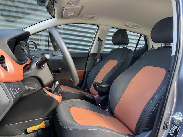 Hyundai I 10 5drs 1.0i i-Motion Comfort | Lage kmstand | Cruisecontrol | Bumpers in carrosseriekleur |