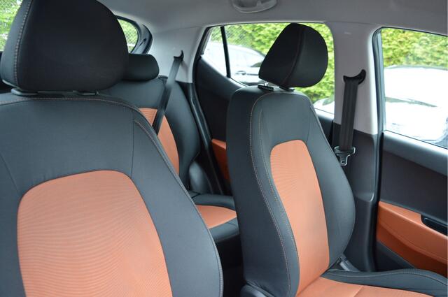 Hyundai I 10 1.0i i-Motion Comfort Nap / Climate control / 5 deurs / Centr.lock