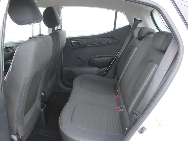 Hyundai I 10 1.0 Comfort Smart / Navigatie + Apple Carplay/Android Auto / Cruise Control / Achteruitrijcamera / Bluetooth / Airco /