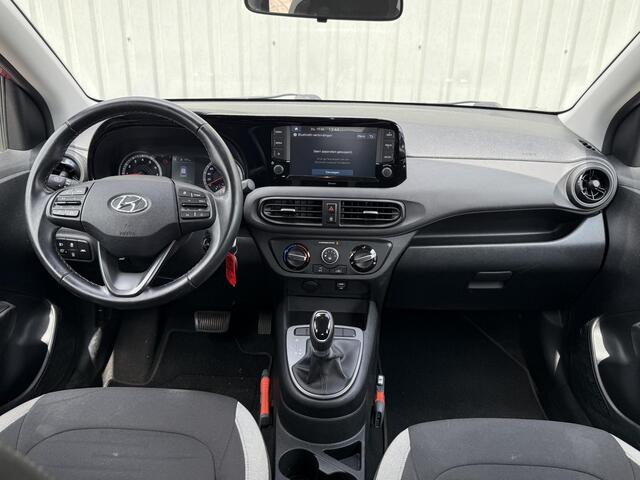 Hyundai I 10 1.0 Comfort 5-zits / Automaat / 1e Eigenaar / Dealer Onderhouden / Cruise Control / Airco / DAB / 5 Persoons! / Navigatie door Android Auto/Apple CarPlay / Orgineel Nederlands / Fabrieksgarantie t/m 16-09-2025 /