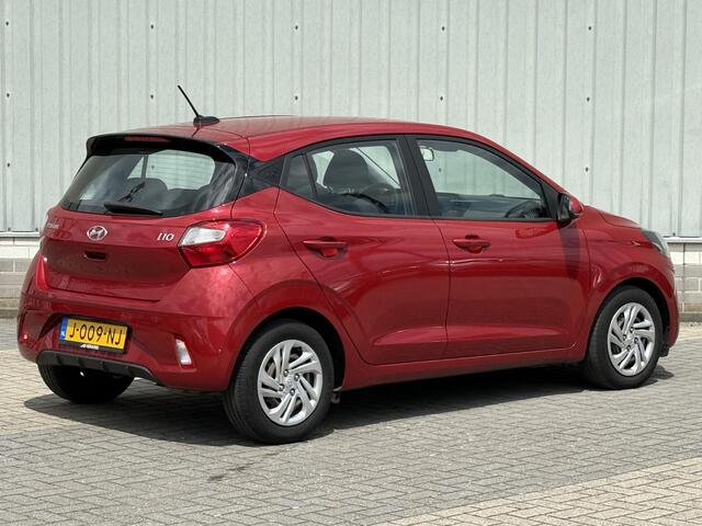 Hyundai I 10 1.0 Comfort 5-zits / Automaat / 1e Eigenaar / Dealer Onderhouden / Cruise Control / Airco / DAB / 5 Persoons! / Navigatie door Android Auto/Apple CarPlay / Orgineel Nederlands / Fabrieksgarantie t/m 16-09-2025 /
