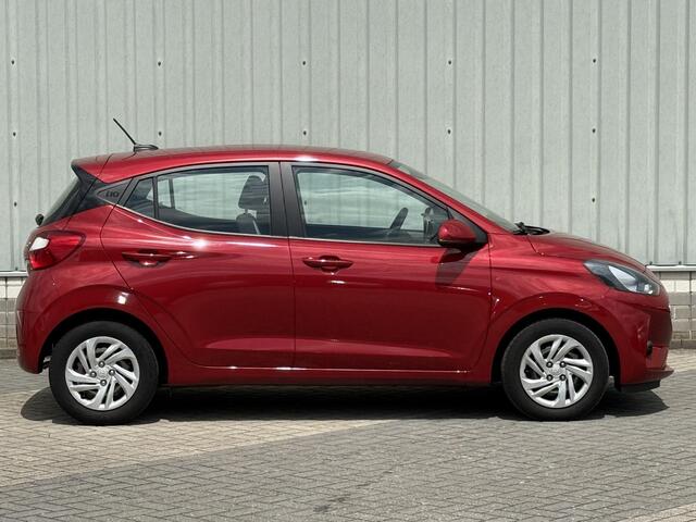 Hyundai I 10 1.0 Comfort 5-zits / Automaat / 1e Eigenaar / Dealer Onderhouden / Cruise Control / Airco / DAB / 5 Persoons! / Navigatie door Android Auto/Apple CarPlay / Orgineel Nederlands / Fabrieksgarantie t/m 16-09-2025 /