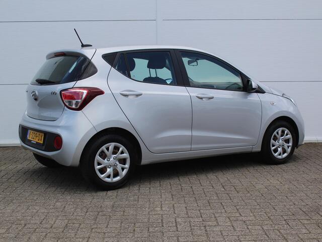 Hyundai I 10 1.0i Comfort / Navigatie d.m.v. Apple Carplay/Android Auto / Cruise Control / Bluetooth / Airco / USB /