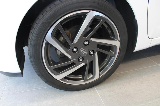 Hyundai I 10 1.0 Premium Met leuke accessoires en Two Tone Zwart dak