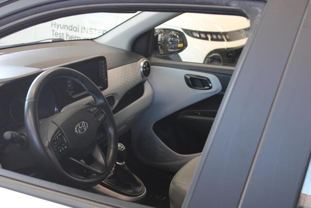 Hyundai I 10 1.0 Premium Met leuke accessoires en Two Tone Zwart dak