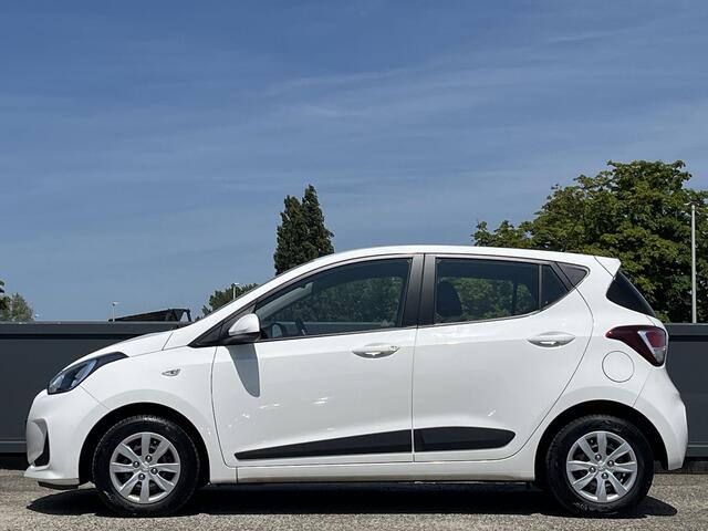 Hyundai I 10 5drs 1.0i 67PK Comfort | Geïntegreerde navigatiesysteem | Apple & Android Multimediasysteem | Cruisecontrol |