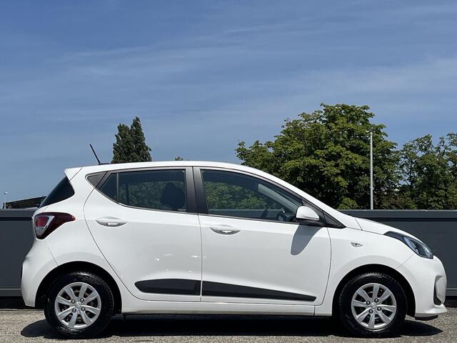 Hyundai I 10 5drs 1.0i 67PK Comfort | Geïntegreerde navigatiesysteem | Apple & Android Multimediasysteem | Cruisecontrol |