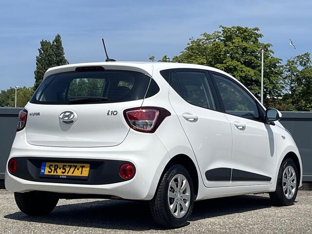 Hyundai I 10 5drs 1.0i 67PK Comfort | Geïntegreerde navigatiesysteem | Apple & Android Multimediasysteem | Cruisecontrol |