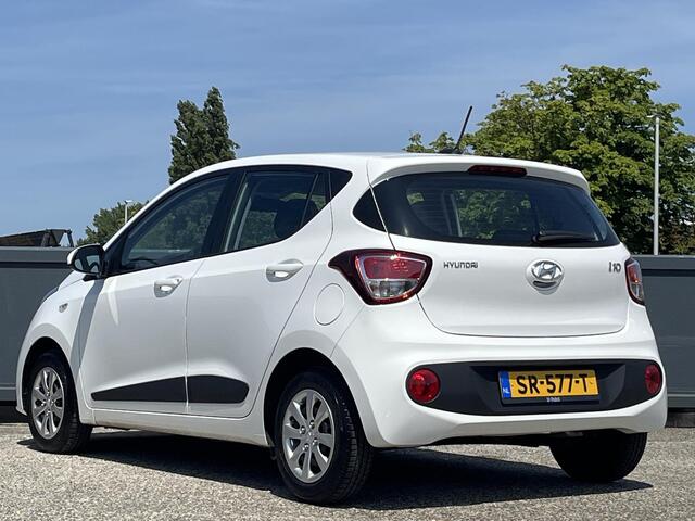 Hyundai I 10 5drs 1.0i 67PK Comfort | Geïntegreerde navigatiesysteem | Apple & Android Multimediasysteem | Cruisecontrol |