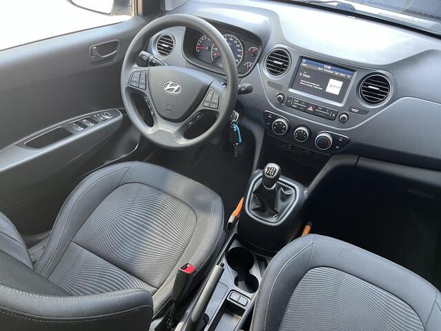 Hyundai I 10 5drs 1.0i 67PK Comfort | Geïntegreerde navigatiesysteem | Apple & Android Multimediasysteem | Cruisecontrol |