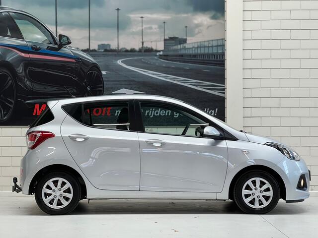 Hyundai I 10 1.0i i-Motion Comfort / Airco-ECC / Hoogte Stoel / Alarm / Cruise Control / Trekhaak / Keurig!