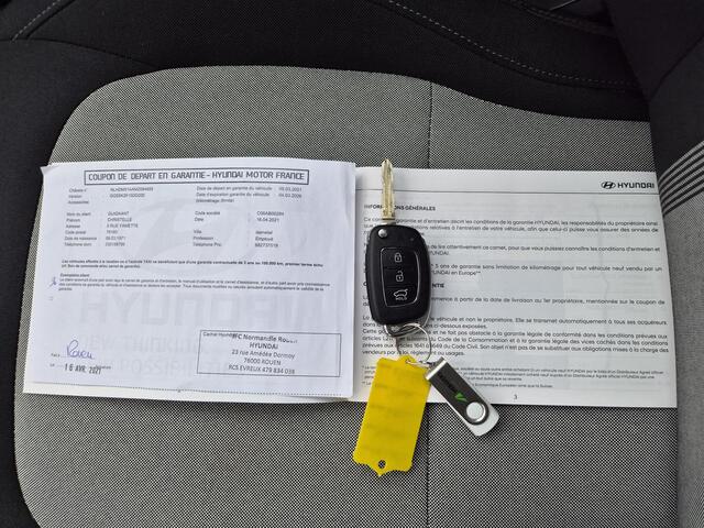 Hyundai I 10 1.0 i-Drive Handgeschakeld / Geen Airco / Cruise control / Elektrische ramen voor / Lane assist / Dealer onderhouden / Allseason banden /