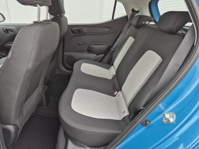Hyundai I 10 1.0 i-Drive Handgeschakeld / Geen Airco / Cruise control / Elektrische ramen voor / Lane assist / Dealer onderhouden / Allseason banden /