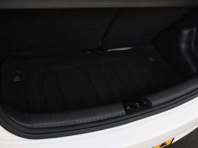 Hyundai I 10 1.2i Comfort | Automaat | Climate control | Bluetooth | Elektrische ramen | Parkeerhulp | LED | Stuurbediening | 15'' lichtmetalen velgen