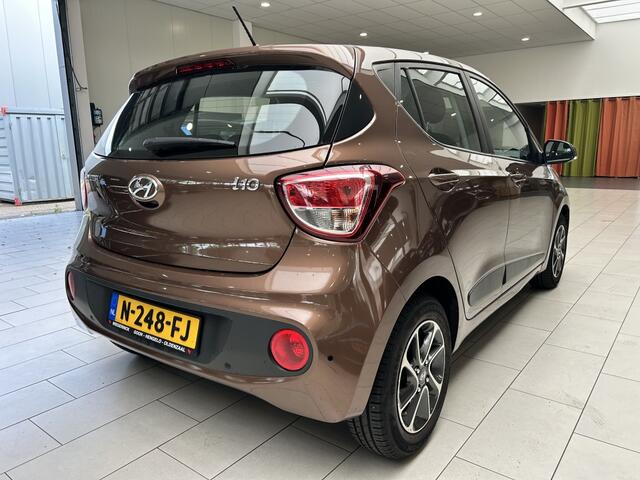 Hyundai I 10 1.0 [ STUURVERWARMING I PAKEERSENSOR I AIRCO ]