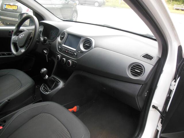 Hyundai I 10 1.0i Comfort Staat in De Krim