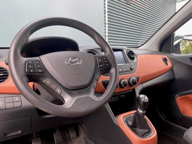 Hyundai I 10 BWJ 2017 | 1.0i 66PK i-Motion Comfort | NAVI | AIRCO | LICHTMETAAL | CRUISE |