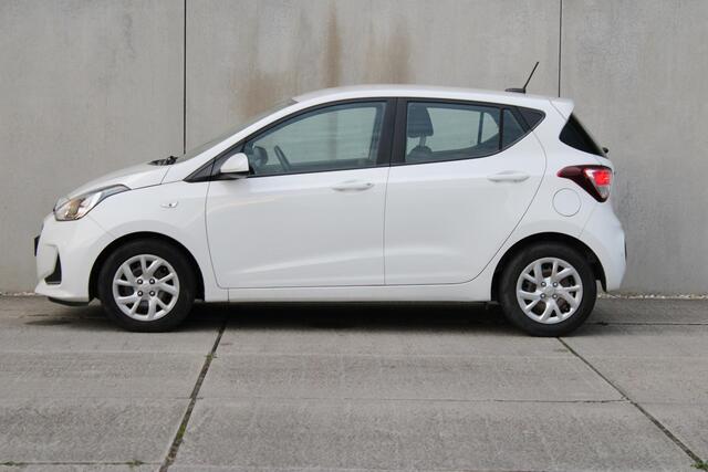 Hyundai I 10 1.0i Comfort / AIRCO / NAVI / CRUISE / PARKEERSENSOREN ACHTER