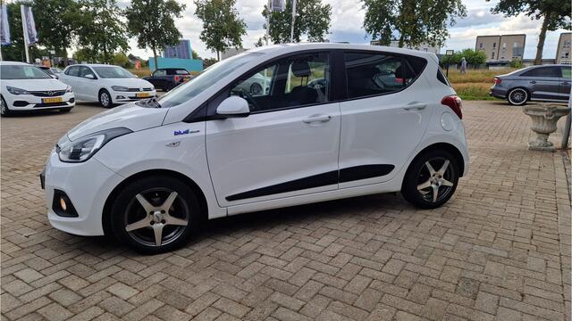 Hyundai I 10 1.0i i-Motion Comfort 50% deal 3.975,- ACTIE LMV / 5 Drs. / Clima / Cruise