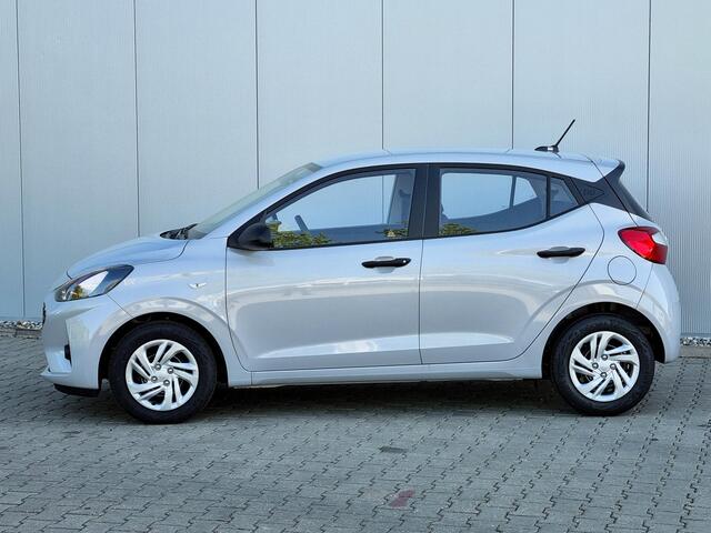 Hyundai I 10 1.0 Comfort / Prijs is rijklaar en incl. 800 euro korting / Navigatie / Airco / Cruise Control / Uit voorraad leverbaar /
