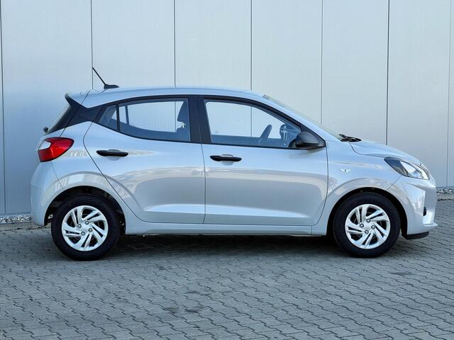 Hyundai I 10 1.0 Comfort / Prijs is rijklaar en incl. 800 euro korting / Navigatie / Airco / Cruise Control / Uit voorraad leverbaar /