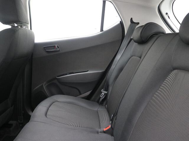 Hyundai I 10 1.0i Comfort / Navigatie / Airconditioning / Parkeersensoren / Apple Carplay / DAB Radio / Multifunctioneel Stuurwiel / Historie bekend /