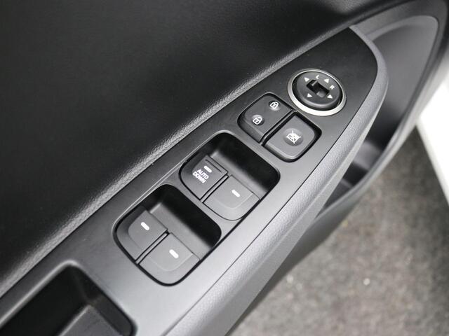 Hyundai I 10 1.0i Comfort / Navigatie / Airconditioning / Parkeersensoren / Apple Carplay / DAB Radio / Multifunctioneel Stuurwiel / Historie bekend /