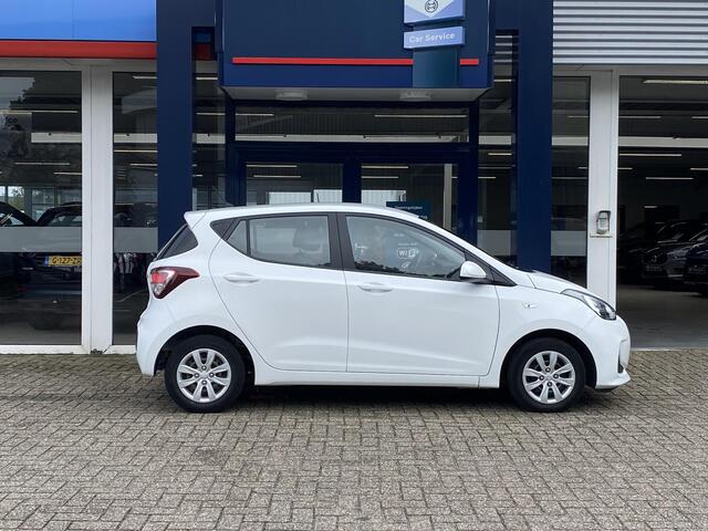 Hyundai I 10 1.0i Comfort / 5-Deurs / NL-Auto / 1e-Eigenaar / Cruise-Control / Armsteun-Voor / Airco / Radio / Elektr.-Ramen V+A / ENZ.