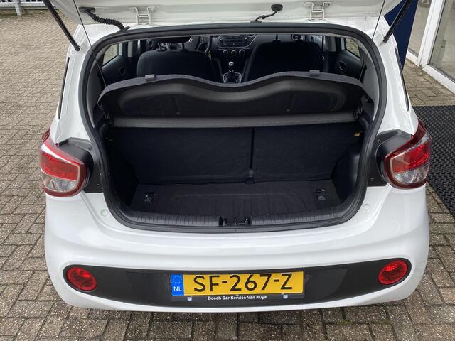 Hyundai I 10 1.0i Comfort / 5-Deurs / NL-Auto / 1e-Eigenaar / Cruise-Control / Armsteun-Voor / Airco / Radio / Elektr.-Ramen V+A / ENZ.