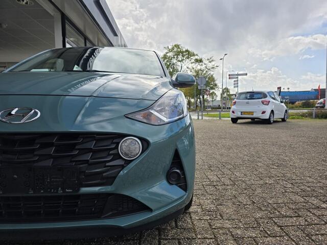 Hyundai I 10 1.0 COMFORT 5-ZITS AUTOMAAT/PARKEER/15LM/STOEL+ STUURVERWARMING