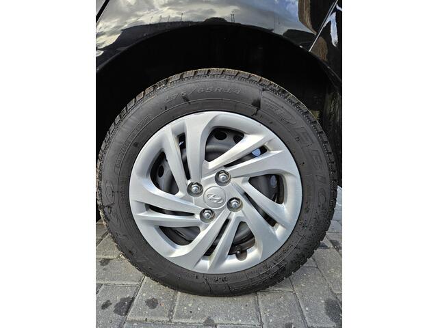 Hyundai I 10 1.0 Comfort 5-zits stoelverwarming. stuurverwarming. cruise control. multifunctioneel stuurwiel.