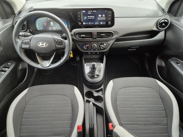 Hyundai I 10 1.0 Comfort 5-zits Automaat / Navigatie via Apple Carplay of Android Auto / Fabrieksgarantie tot 03-2029 / Airco / Cruise control / Dealer onderhouden / Elektrische ramen voor en achter / / Lichtmetalen wielen 15" /